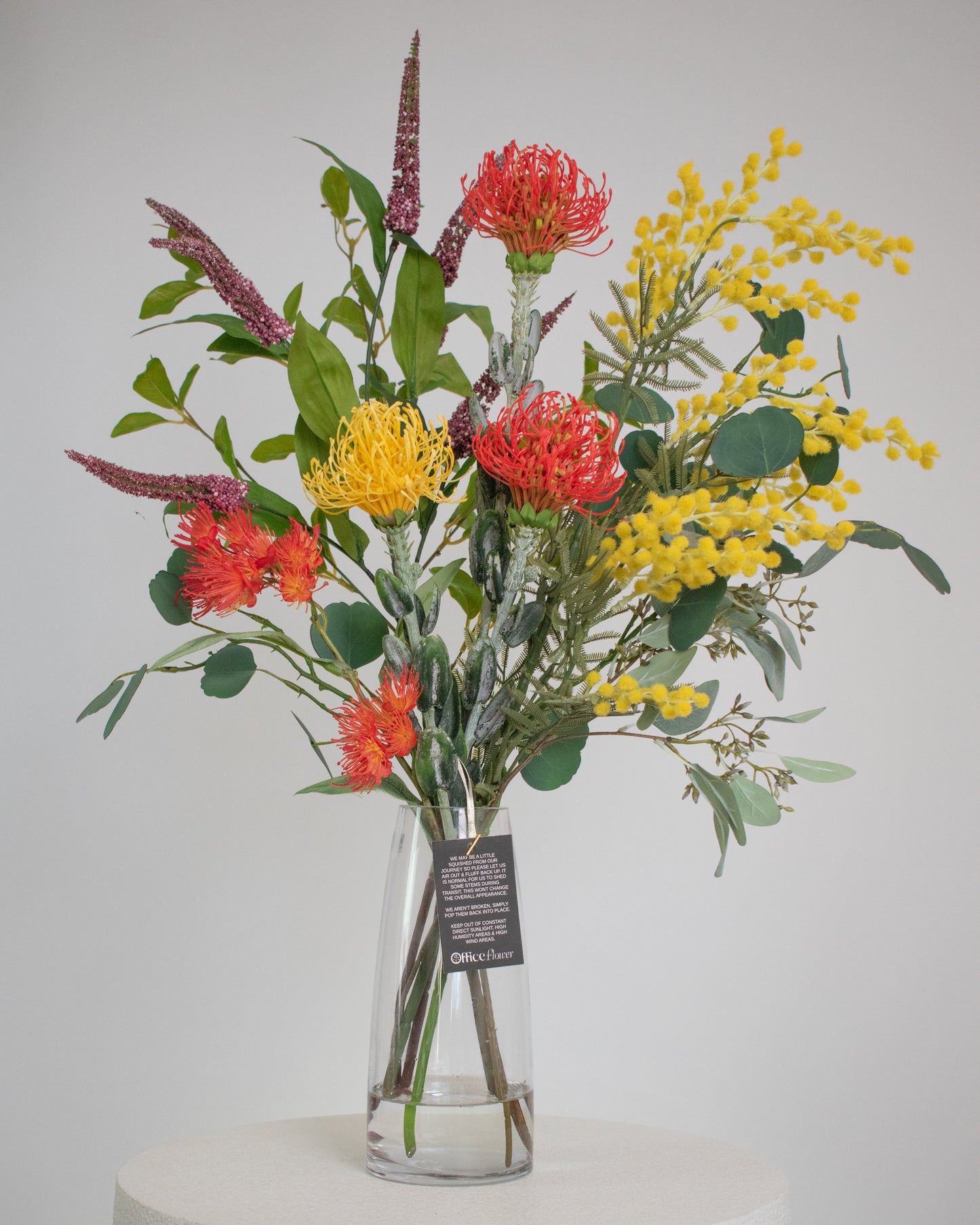 Long-lasting and maintenance-free artificial native flowers
